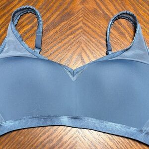 Victoria Secret Storm Blue Incredible Medium Support Plunge Sport Bra-Size 34DDD
